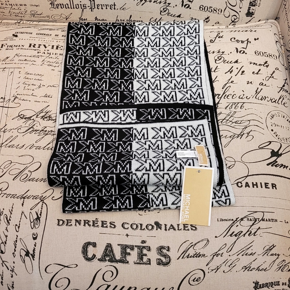 Michael Kors Monochrome Logo Scarf